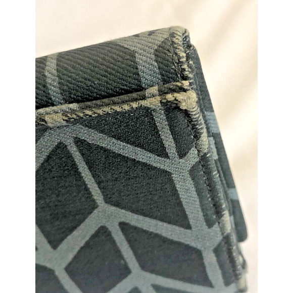 Malia Designs Fair Trade Wallet Gray Black Chevron Credit Card Organizer - Picture 6 of 6